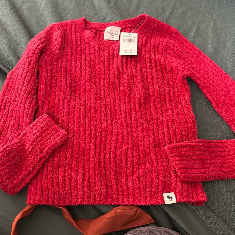New Abercrombie kids red swewter top
